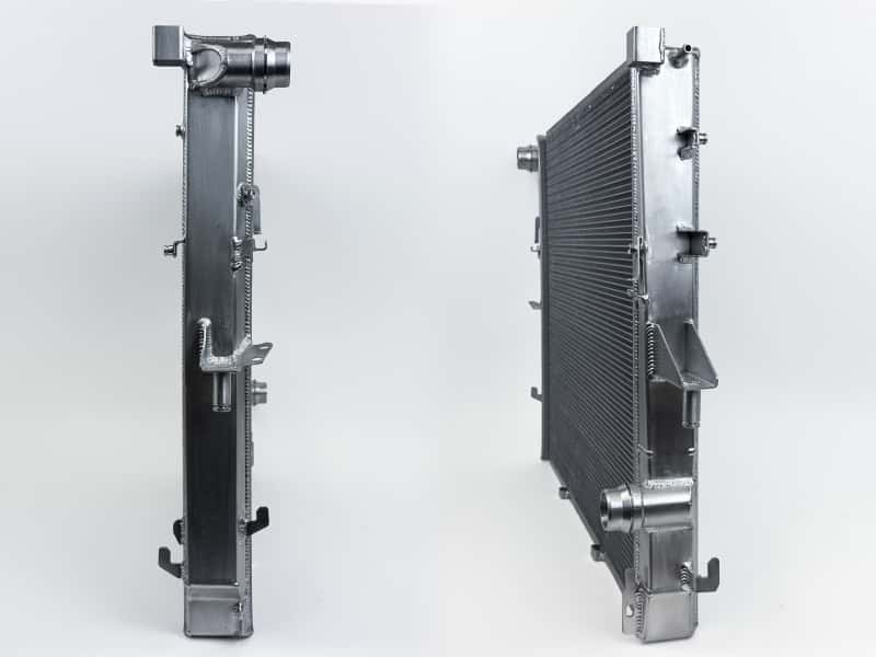 CSF — CSF Porsche 955/957 Cayenne / Audi Q7 / VW Touareg Heavy-Duty Performance Radiator
CSF Radiator - view 5