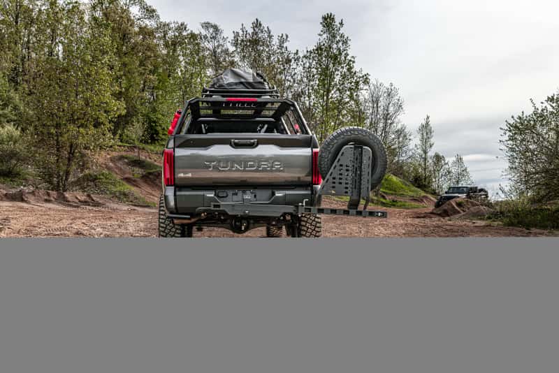 Go Rhino — Go Rhino Swing-A-Way Hitch Mounted Tire Carrier (Lic. Plate Lights Not Included) - Textured Black
2" Hitch TireCarrier - view 7