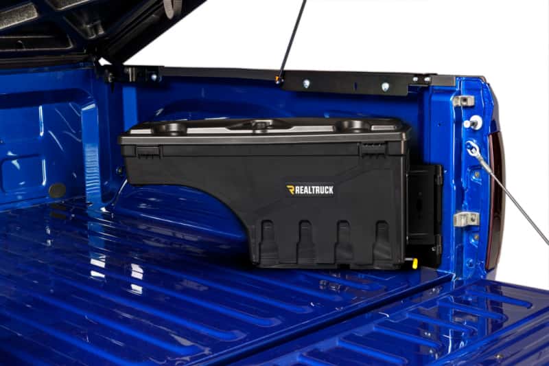Undercover — UnderCover 17-20 Ford F-250/F-350 Passengers Side Swing Case - Black Smooth - view 6