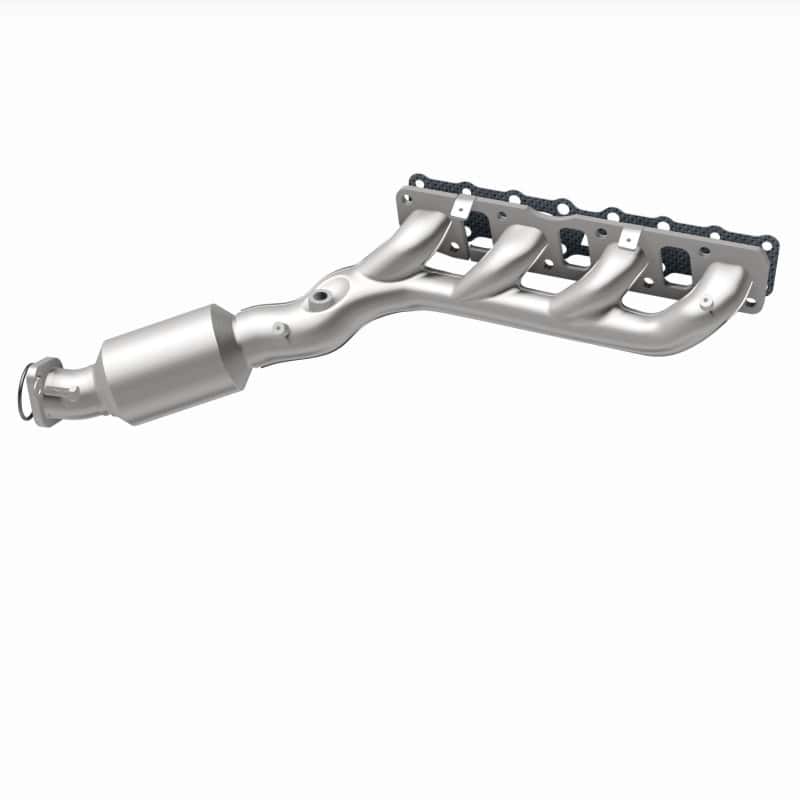 Magnaflow — MagnaFlow Direct-Fit SS Catalytic Converter 04-06 Nissan Titan 5.6L V8 (California)
California - view 19