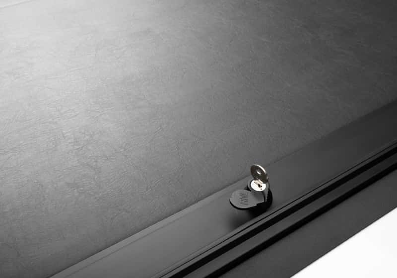 Roll-N-Lock — Roll-N-Lock 2022 Nissan Frontier Crew Cab (58.6in. Bed) M-Series Retractable Tonneau Cover - view 16
