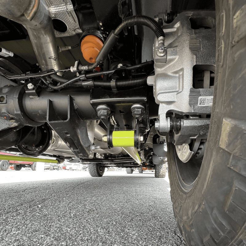 Wehrli — Wehrli 20-24 Chevy & GMC Duramax RCLB/CCSB/ECSB 60in. Traction Bar Kit - Candy Teal
TracBars 60 20-25 CT - view 10