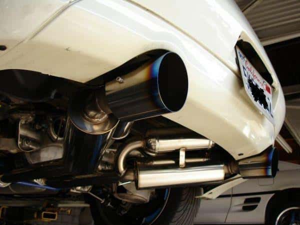 HKS — HKS 03-06 350z Dual Hi-Power Ti Tip Catback Exhaust (SUS304 NO COATING) - view 4