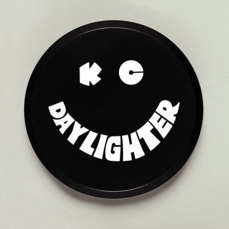 KC HiLiTES — KC Cover 6in Hard Plastic Daylighter Black White PR
Cover; 6in. Rnd Black w/Wht Smile Hard (ea)