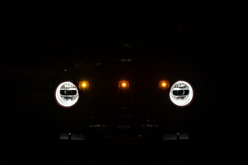 DV8 Offroad — GRJL-02 18-22 JEEP WRANGLER JL FRONT GRILL AMBER ACCENT LIGHTS