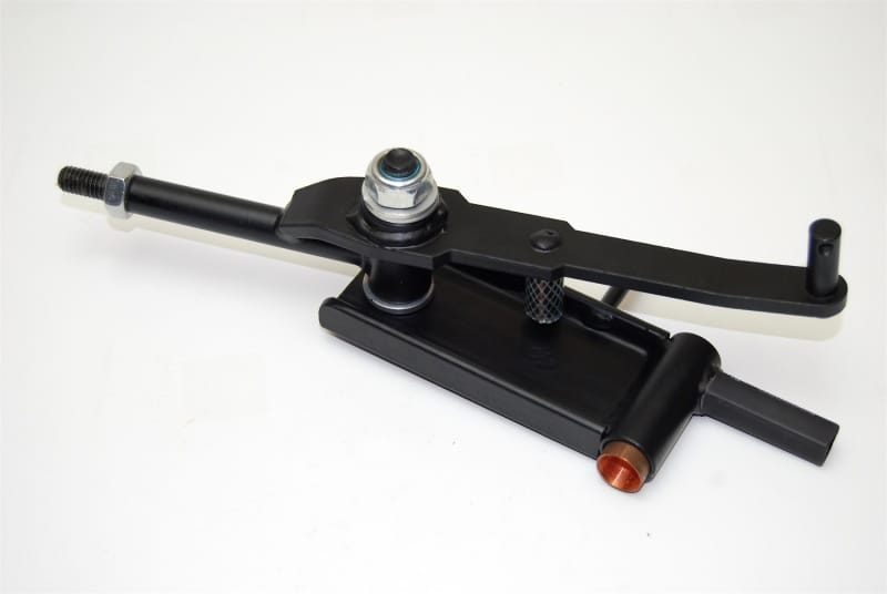 Fidanza — Up to 40% Reduction of Gear Throw
Offers a Sportier Feel
Short Throw Shifter