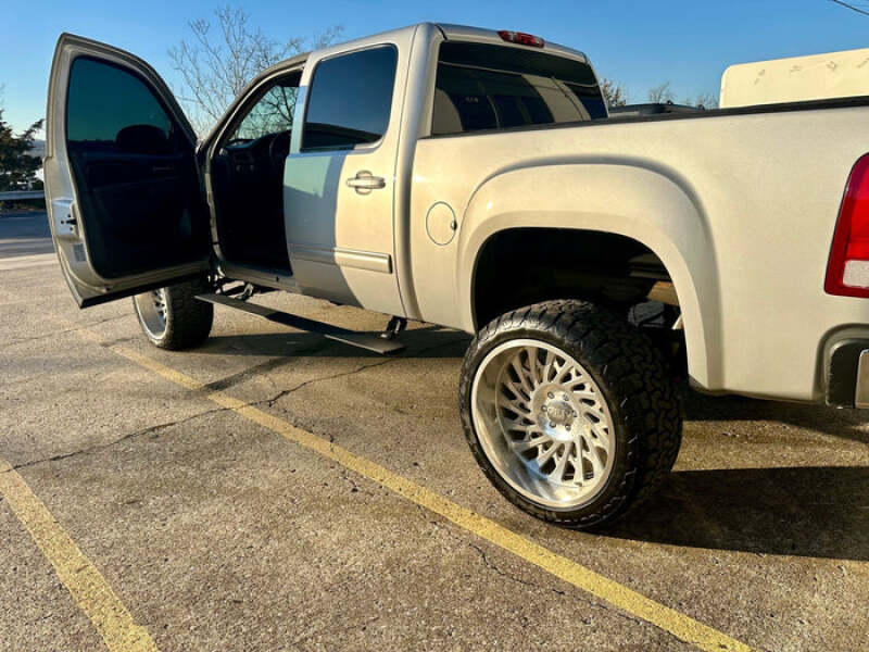 Body Armor 4x4 — Body Armor 4x4 14-18 GM Silverado/Sierra 1500/2500/3500 (Gas Only) E-Power Board Steps - Black
E-Steps
