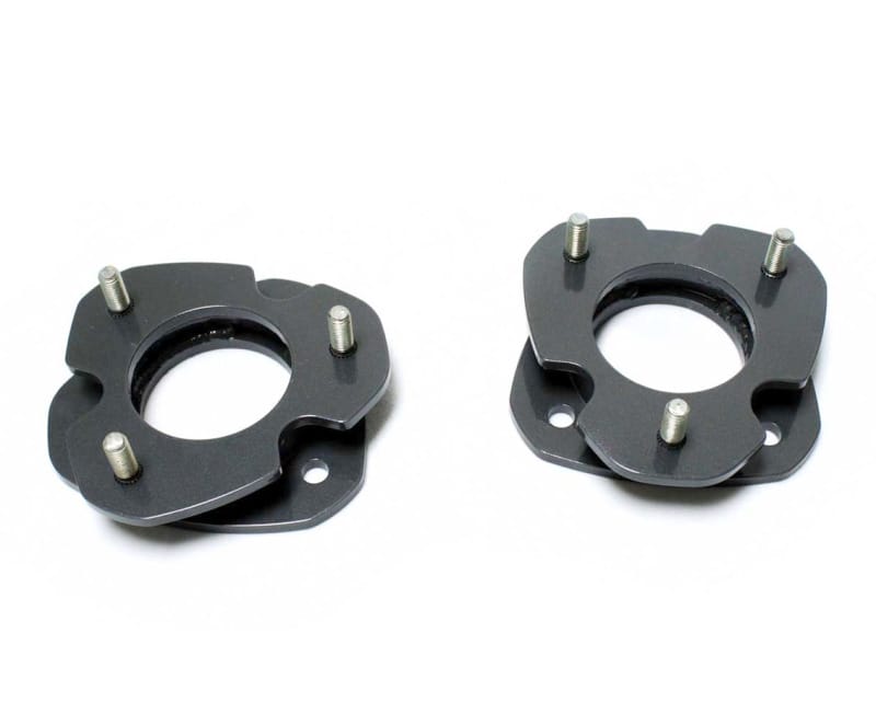Maxtrac — Suspension Strut Spacer Leveling Kit
1.5" FRONT STRUT SPACERS