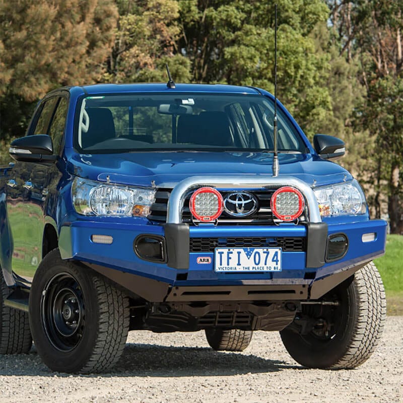 ARB — ARB Bumper/Fitting Kit Bundle 3914530
Sahara Deluxe Bumper