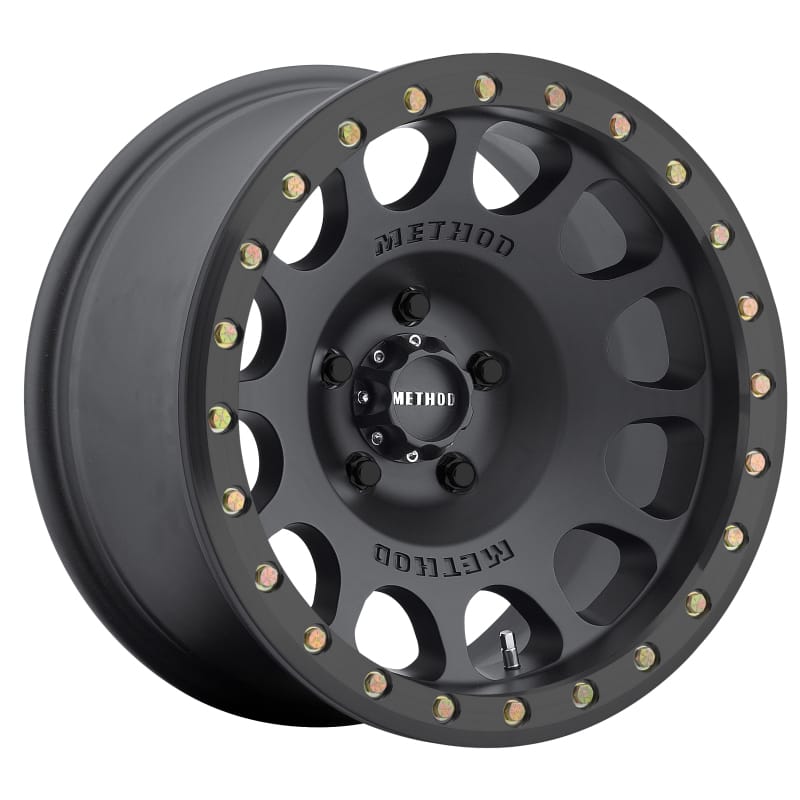 Method Wheels — Method MR105 Beadlock 17x8.5 0mm Offset 5x5.5 108mm CB Matte Black w/BH-H24125 Wheel