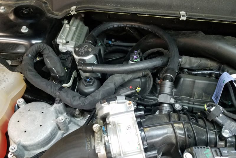 J&L — Oil Separator 3.0 Passenger Side