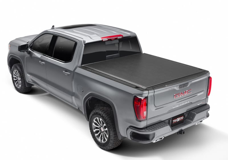 Truxedo — Lo Pro-19 (New Body Style)-26 Silv/Sierra 1500/20-26 2500HD/3500HD 8ft.
Lo Pro - 19 (New Body Style)-26 Silv/Sierra 1500/20-26 2500HD/3500HD 8'