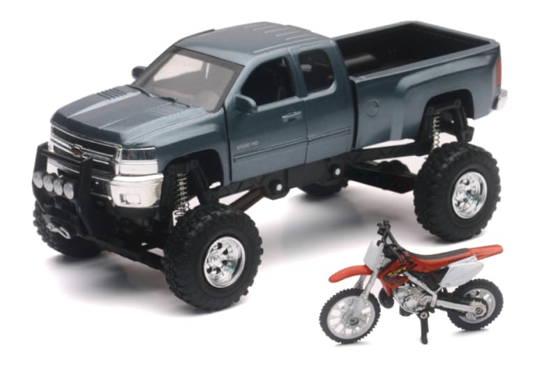 New Ray Toys — New Ray Toys Chevrolet Silverado with Honda Dirt Bike/ Scale - 1:32