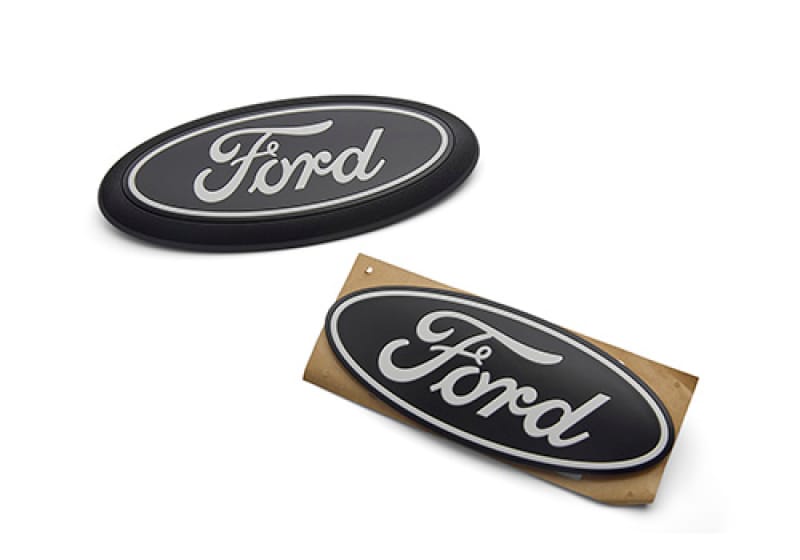Ford Racing — Ford Racing 24-26 F-150 Black Oval Kit w/o Camera
Emblem