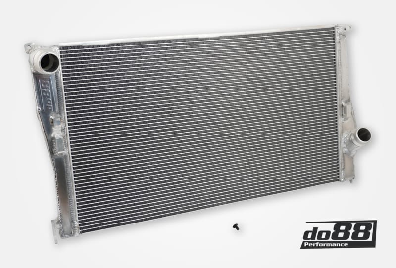 do88 — do88 07-13 BMW 135i/335i N54/N55 (E82/E88/E9X) Manual Radiator
