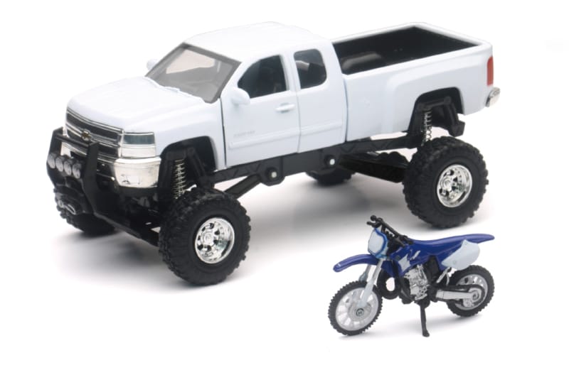 New Ray Toys — New Ray Toys Chevrolet Silverado with Yamaha Dirt Bike/ Scale - 1:32