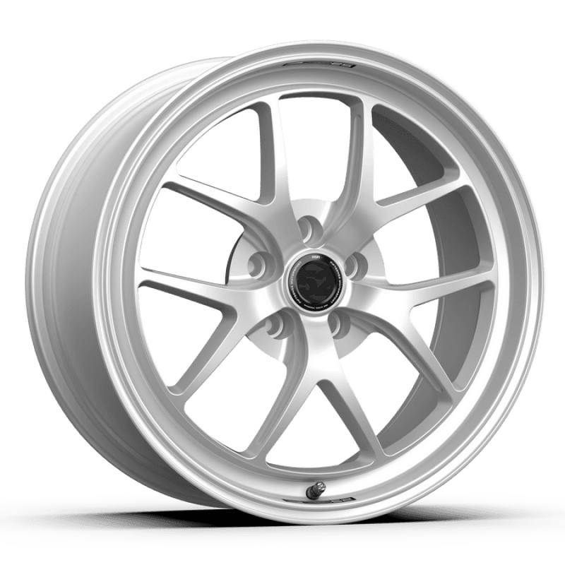 fifteen52 — fifteen52 Sector RSR -19x9.5 / 5x120 / 22mm ET / 72.56mm Center Bore - Radiant Silver