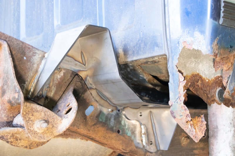 RustBuster — Rust Buster 1988-1998 Chevrolet & GMC C/K 1500 & 2500 Bed and Cab Mount Brackets - Left