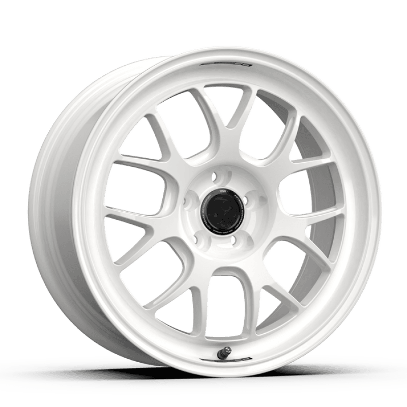 fifteen52 — fifteen52 Apex RSR 18x9.5 5x114.3 38mm ET 73.1mm Center Bore Rally White