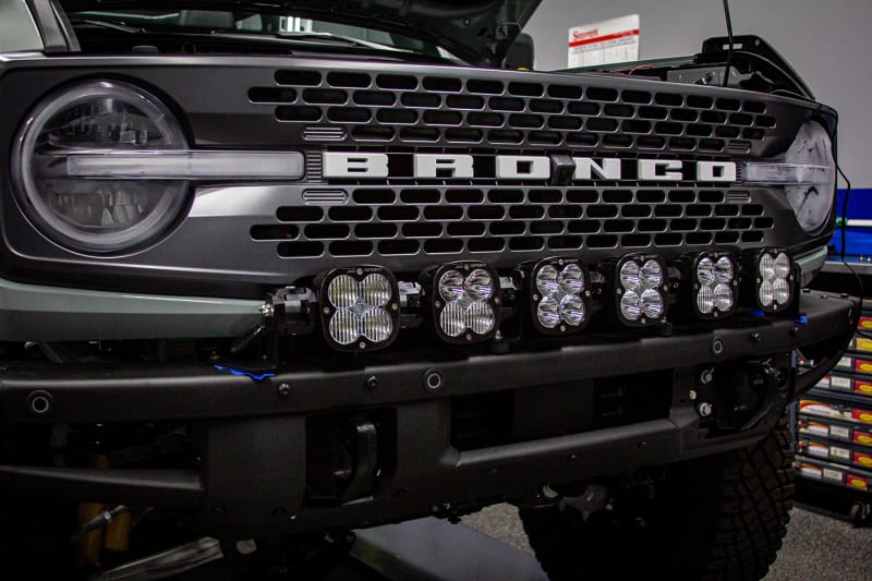 Baja Designs — Baja Designs 2021+ Ford Bronco 6 XL Linkable Light Bar Kit Plastic Bumper Mount w/Upfitter