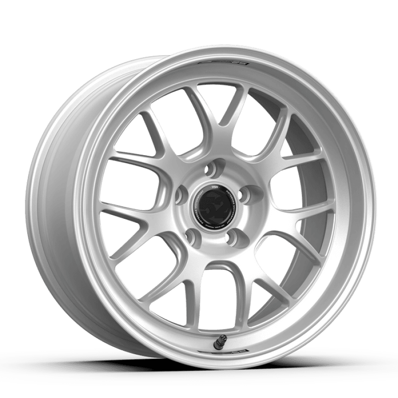 fifteen52 — fifteen52 Apex RSR 18x9.5 5x120 22mm ET 72.56mm Center Bore Radiant Silver