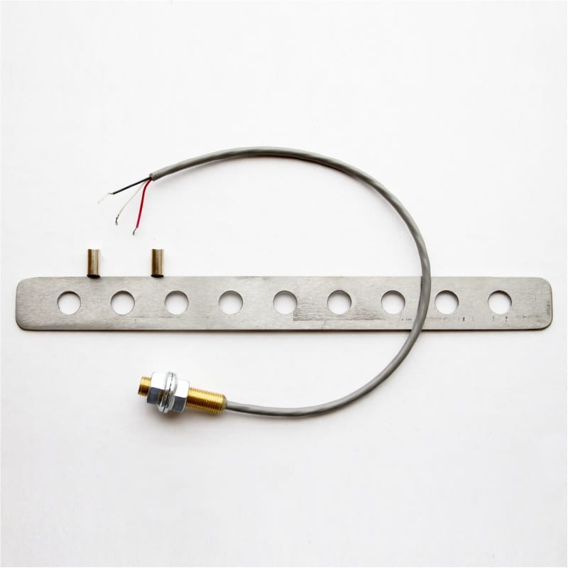 AutoMeter — Autometer Universal Magnetic Hall Effect Speed Sensor - 4 Pack of Magnets and Bracket Included
UNIV ELEC SPD SENSOR