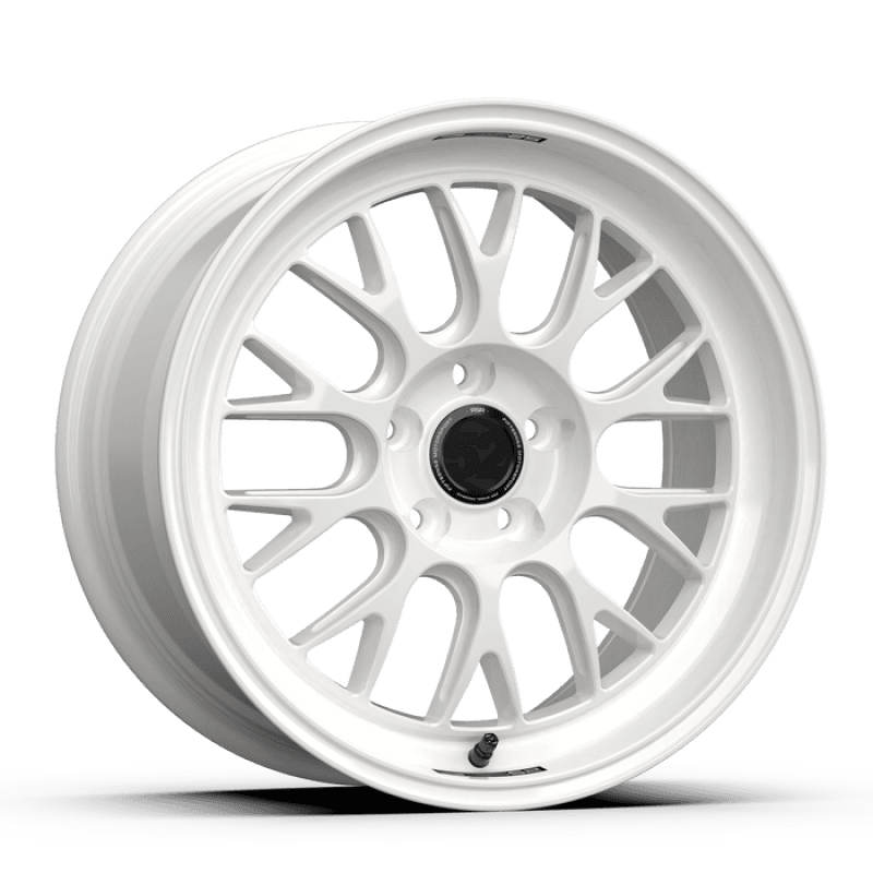 fifteen52 — fifteen52 Holeshot RSR 18x9.5 5x114.3 38mm ET 73.1mm Center Bore Rally White