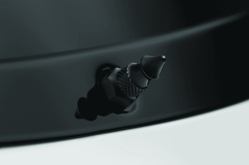 Kuryakyn — Kuryakyn Windshield Spikes FLTR Black