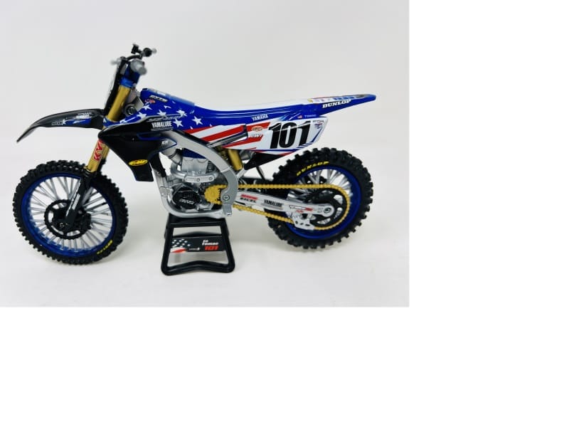 New Ray Toys — New Ray Toys Yamaha YZ450F Motocross of Nations (Eli Tomac #101)/ Scale - 1:12