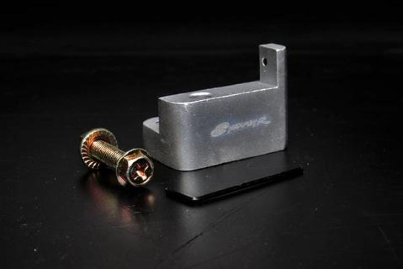 Weapon R — Weapon R 94-97 Honda Accord / 97 Acura CL Silver Short Shift Adapter