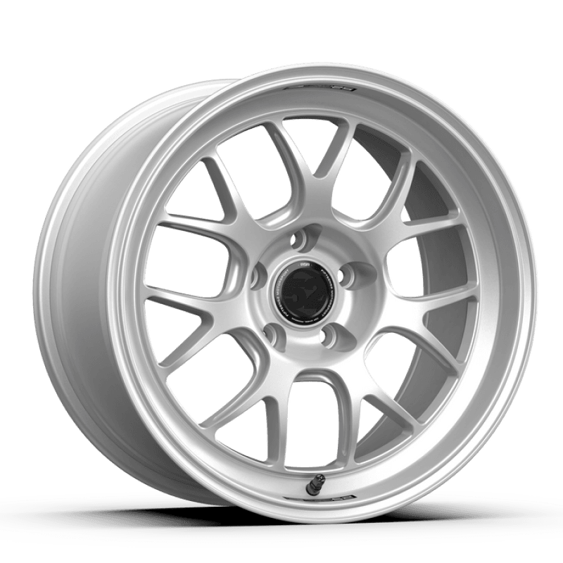 fifteen52 — fifteen52 Apex RSR 18x10.5 5x120 25mm ET 72.56mm Center Bore Radiant Silver