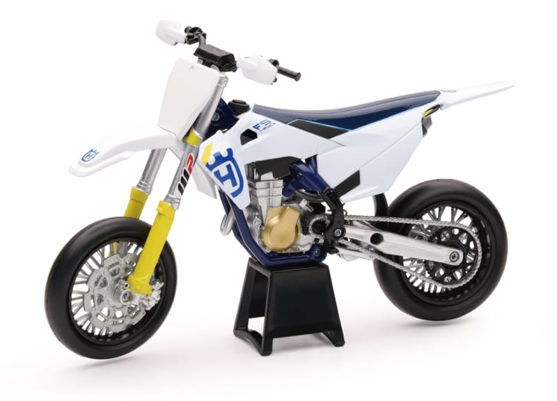 New Ray Toys — New Ray Toys Husqvarna FS450 Supermoto/ Scale - 1:12