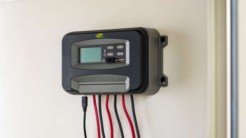 Battery Tender — Battery Tender 30A PWM Indoor Solar Controller System